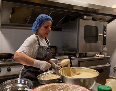 Syrian Cooking as The Art of Giving to Refugees
