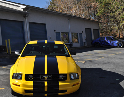 Yellow Mustang – Gloss Black G2G Racing Stripes