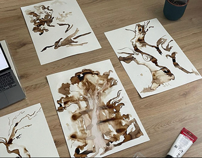Série d’arbres au brou de noix et acrylique