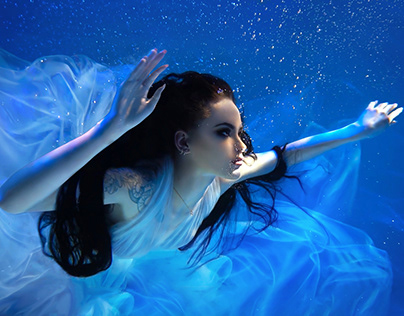 Video Girl Under Water