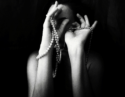 woman with pearls