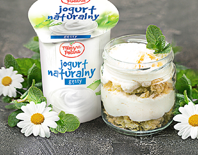 Package of natural yogurt