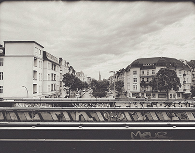 BERLIN - TRAIN STATION - GRAFFITI