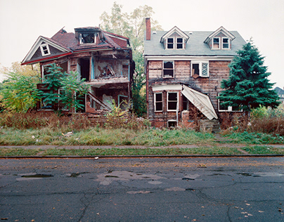 100 Abandoned Houses