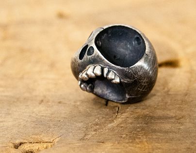 Skull / anniversary pendant in oxidized silver