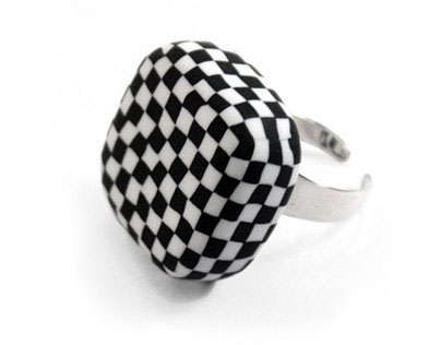 Checkerboard ring