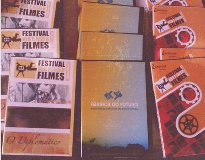 DVDs and Covers at Fábrica do Futuro