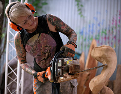 This Chainsaw Carver Is A Rock Star Of The Art World