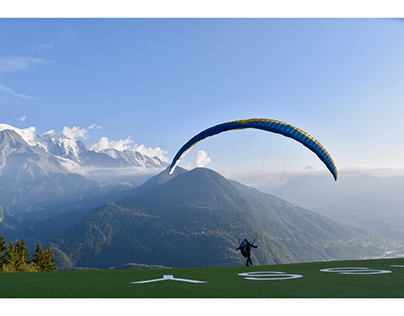 The Difference Between Parasailing and Paragliding