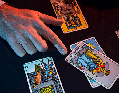 Tarot Card Reading: Bridging Ancient Wisdom