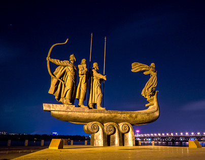 Kii Shchek Horiv monument silhouette