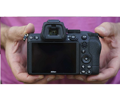 Trên tay Nikon Z5 – máy ảnh không gương lật full-frame