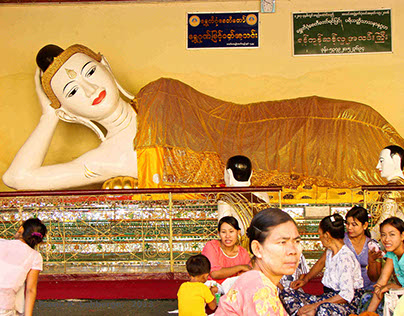 The reclining Buddha at the Shwedagon #LR5I