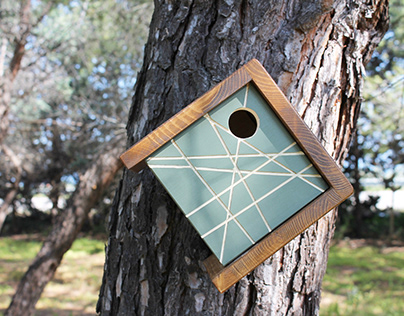 Wood eco-friendly birdhouse