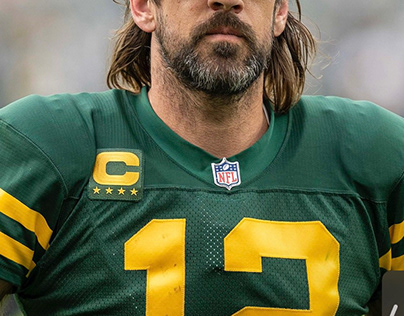 Aaron Rodgers stays in Green Bay