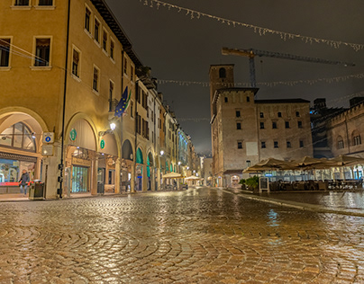 Slideshow delle foto " Mantova by night"