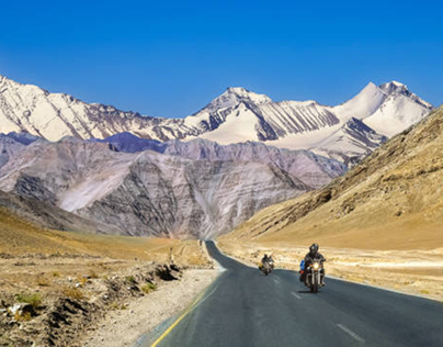 Explore the Stunning Vistas of Nubra Valley, Ladakh
