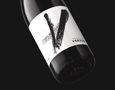 VERSUS | Wine label design