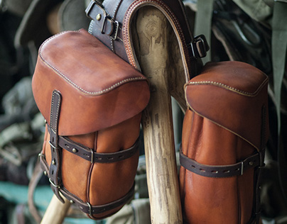 Front saddlebags, leather.