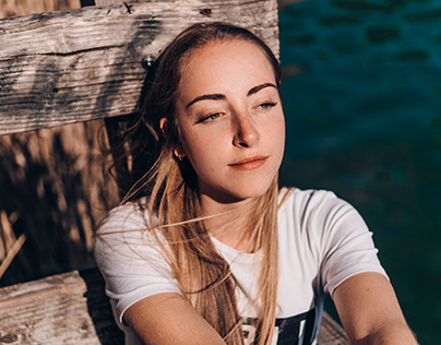 Woman Lake Portrait - Jenny - 2018