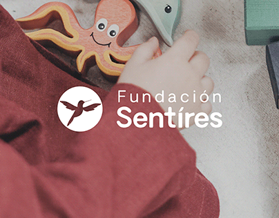 Re-branding Fundación Sentíres