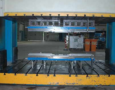 Hydraulic Press Manufacturers and Suppliers