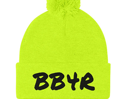 A Vital Winter Accessory with Best Pompom Beanie