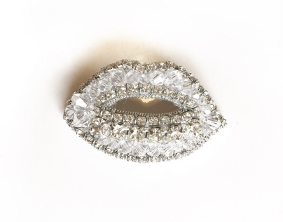 Jewelry brooch crystal Lips