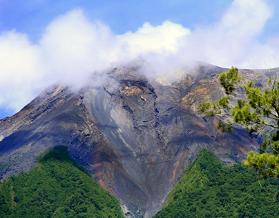 Hiking Volcan Acatenango in Guatemala 1 min teaser
