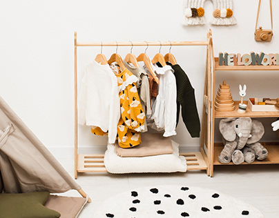 Wooden children's clothing rack | For ChildUniverse