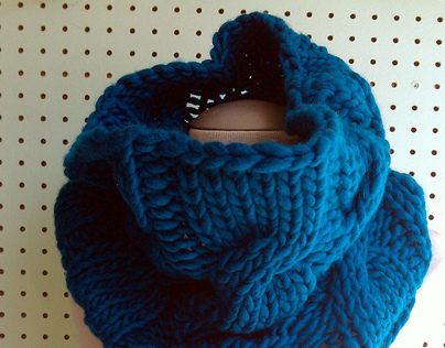 Loose Cabled Cowl
