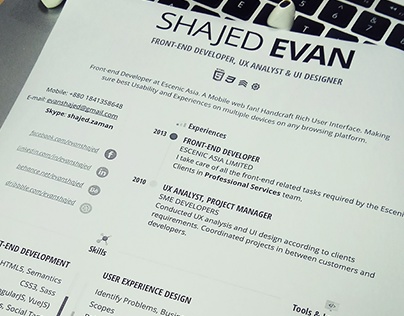 Free Creative Resume for Designers & Developers