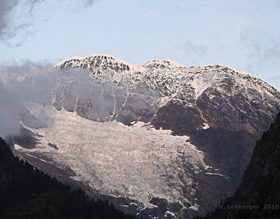 Gyalwa Rig-n'ga and glacier (6000m)