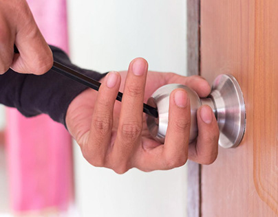 Points To Consider While Hiring A Locksmith