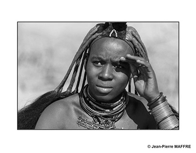 Namibie : Le peuple Himba (version en noir et blanc)