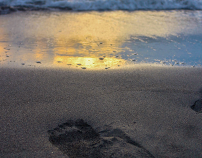 Footprints by the sea