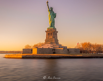 Statue of Liberty Vs Manhattan