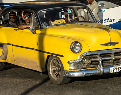 Cuba: Cars and People