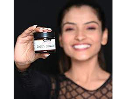 The Uses And Advantages of Teeth Whitening Powder