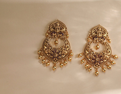9 Earring Trends We're Crushing This Holiday Season
