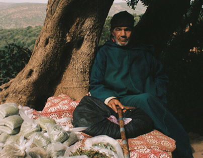 Vendedor de té en las Cascadas de Ouzoud