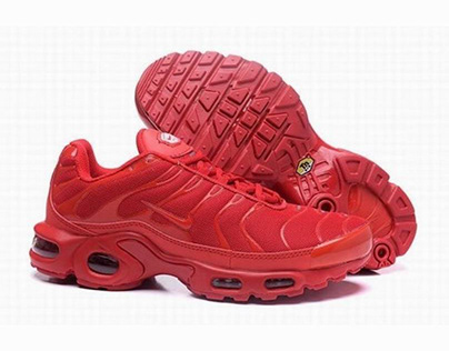 Nike Air Max Plus All Red Sneaker