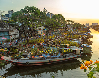 Binh Dong Flower Floating Market