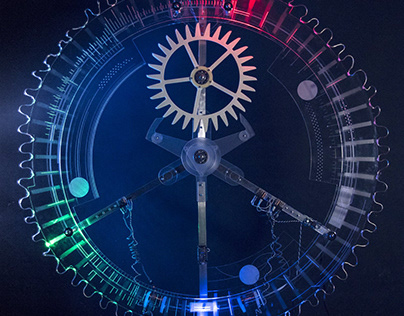 Vise Versa - Mechanical - Analog Clock