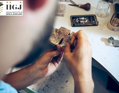 Pursue Excellence with a Diploma in Jewellery Design