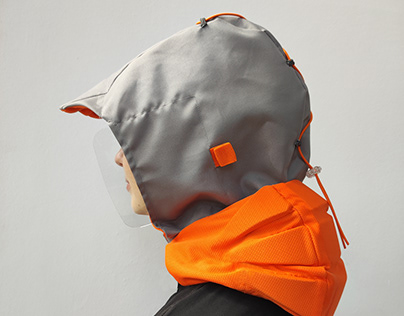Hood of a trekking jacket with head protection function