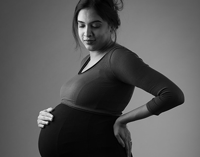 Maternity shoot for Karishma