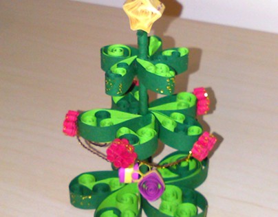 Christmas tree in quilling