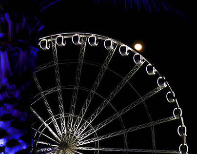 Moon walk on the giant wheel, Abu Dhabi ,UAE