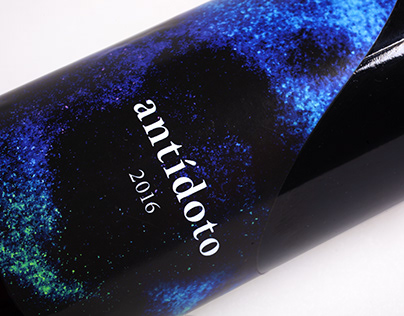 Antídoto - Wine Bottle Packaging